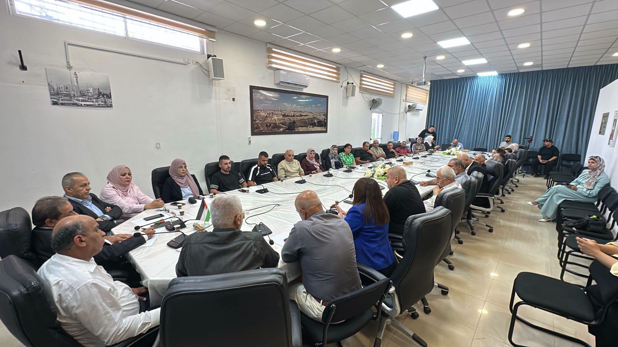 محافظ بيت لحم يكرّم الجمعيات المساهمة في تجهيز غرفة الرنين المغناطيسي