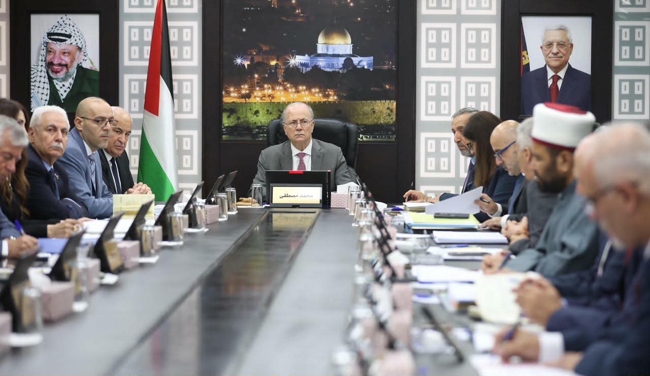 مجلس الوزراء يوجّه بتعزيز التعليم في القدس والتمسك بالمناهج الفلسطينية ويتخذ عدة قرارات