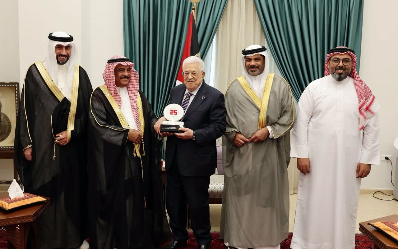 الرئيس محمود عباس يستقبل وفد المؤسسة الملكية البحرينية للأعمال الإنسانية