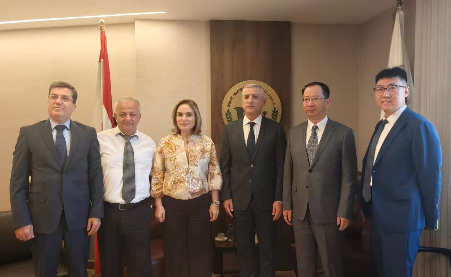 السفير الصيني لدى لبنان تشن تشواندونغ يلتقي برئيس المجلس الأعلى للجمارك