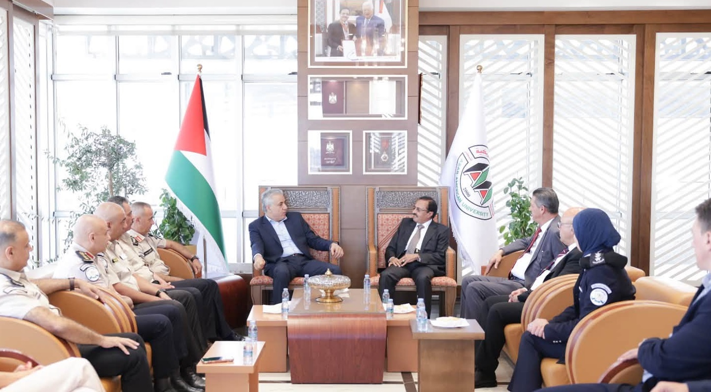 الضابطة الجمركية والجامعة العربية الأمريكية توقعان اتفاقية تعاون مشترك في مجالات مختلفة