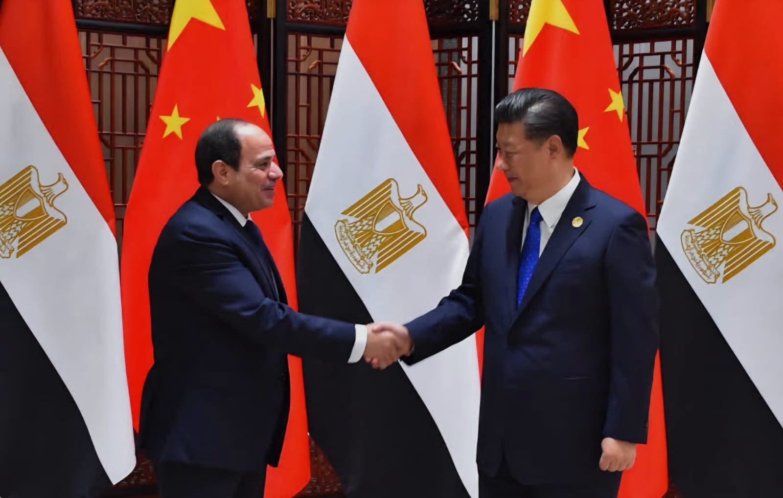 جامعة القاهرة ترحب بالزيارة التاريخية للرئيس الصيني شي جين بينغ إلى جمهورية مصر العربية