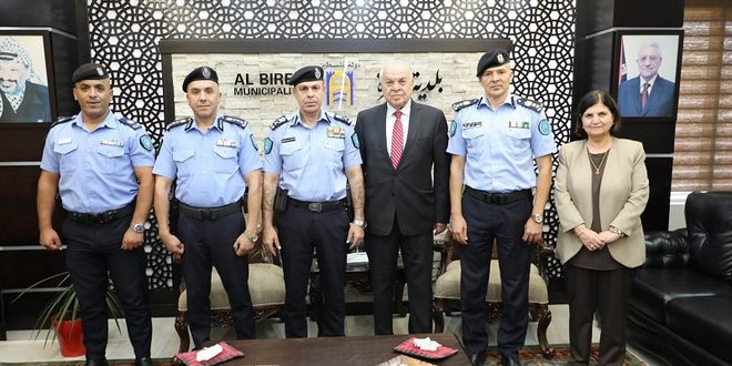 رئيس بلدية البيرة يستقبل مدير عام الشرطة الفلسطينية لبحث تعزيز التعاون المشترك