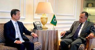السفير الصيني لدى مصر لياو ليتشيانغ يلتقي بالسيد نبيل فهمي الأمين العام لجامعة الدول العربية
