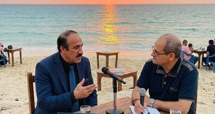 "عازف الربع تون الهارب من فخ البكائية.. حسام أبو الحيات في حوار الذاكرة والوتر"