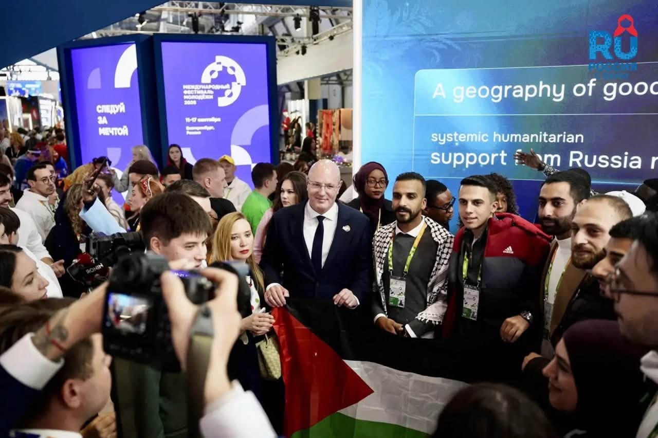 بجسر جوي رقمي يعبر الحدود.. فلسطين تسجل حضوراً لافتاً في المهرجان الدولي للشباب 2026 ويلتقي نائب رئيس الوزراء الروسي