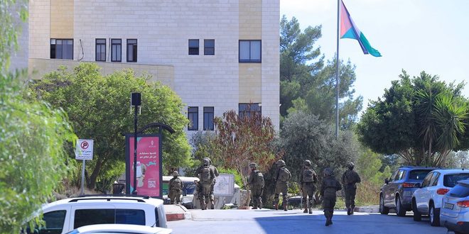 قوات الاحتلال تقتحم جامعة بيرزيت