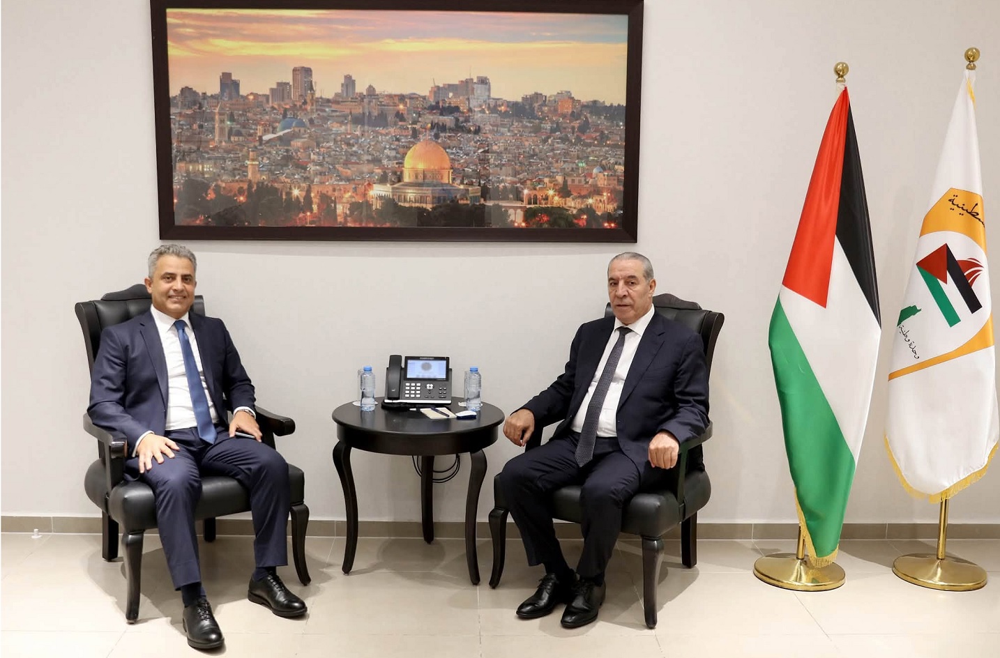 حسين الشيخ يستقبل السفير المصري الجديد لدى دولة فلسطين باسم عبد الهادي