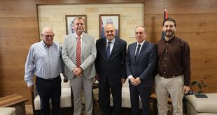 وزير الحكم المحلي يُشيد بجهود السفير الهولندي واسهاماته في تعزيز العلاقات بين فلسطين و هولندا