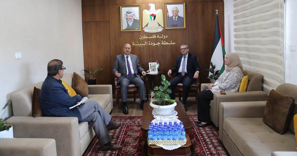 المؤسسة الفلسطينية للإقراض الزراعي تبحث مع سلطة جودة البيئة تعزيز الاقتصاد الأخضر