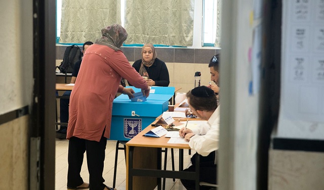 نتنياهو وسموتريتش يعتزمان نشر ألفي مراقب بصناديق الاقتراع العربية