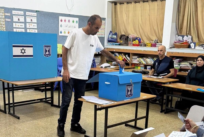 انطلاق انتخابات الكنيست الإسرائيلية الـ26 بمشاركة 36 قائمة وتنافس على 120 مقعدا