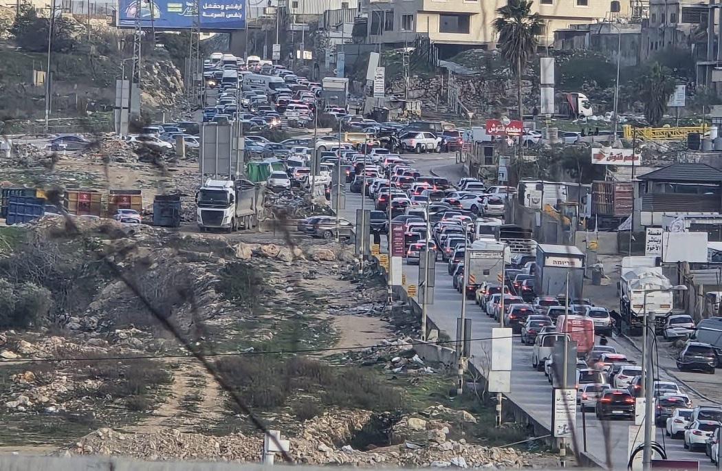 تقرير: 925 حاجزاً عسكرياً تعيد تشكيل جغرافيا الضفة الغربية وتُرسّخ نظام الفصل العنصري