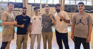 في لفتة ودية.. السفير الصيني "سون تشن" يمارس الرياضة مع طلبة جامعة بيرزيت