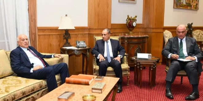 جبريل الرجوب يطلع وزير الخارجية المصري على آخر المستجدات السياسية