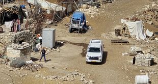 الاحتلال يخطر بهدم ثلاثة كهوف سكنية ومنشآت زراعية جنوب الخليل