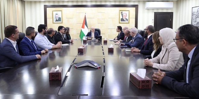 رئيس الوزراء محمد مصطفى يبحث مع البنك الدولي وشركات تكنولوجية فلسطينية تعزيز الاستثمار والنمو