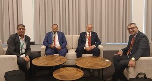 سمحان يبحث مع وزير البيئة التونسي تعزيز التعاون في المجالات البيئية وحماية الطبيعة