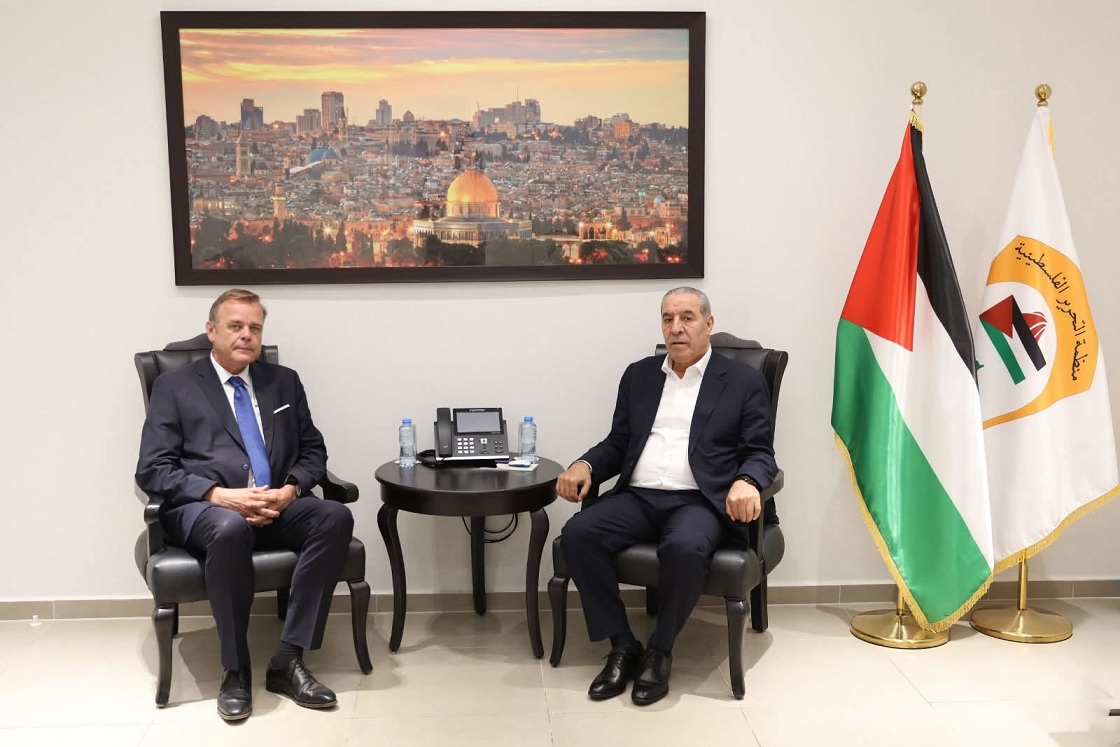 حسين الشيخ يلتقي رئيس مكتب تمثيل هولندا لدى فلسطين السفير ميشيل رينتنار