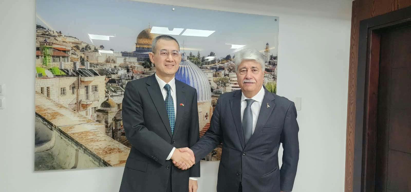 د. مجدلاني يطلع السفير الصيني سون تشن على اخر المستجدات السياسية