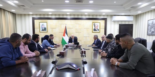رئيس الوزراء يلتقي الاتحاد العام لطلبة فلسطين ويؤكد أهمية دعم الطلبة ومساندتهم