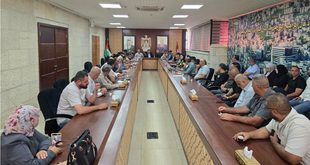 محافظ نابلس: حماية موسم الزيتون مسؤولية وطنية وتوفير الحماية للمزارعين أولوية في مواجهة اعتداءات المستعمرين