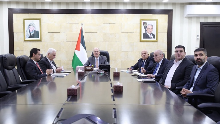 رئيس الوزراء يؤكد أهمية الاستفادة من الكفاءات الفلسطينية في الشتات لدعم التحول الرقمي
