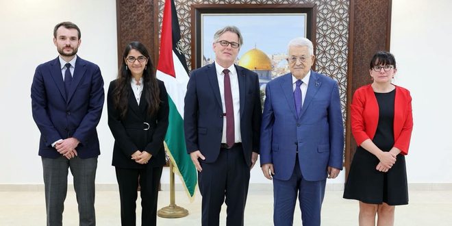 الرئيس محمود عباس يتقبل أوراق تعيين قنصل عام الجمهورية الفرنسية الجديد في القدس