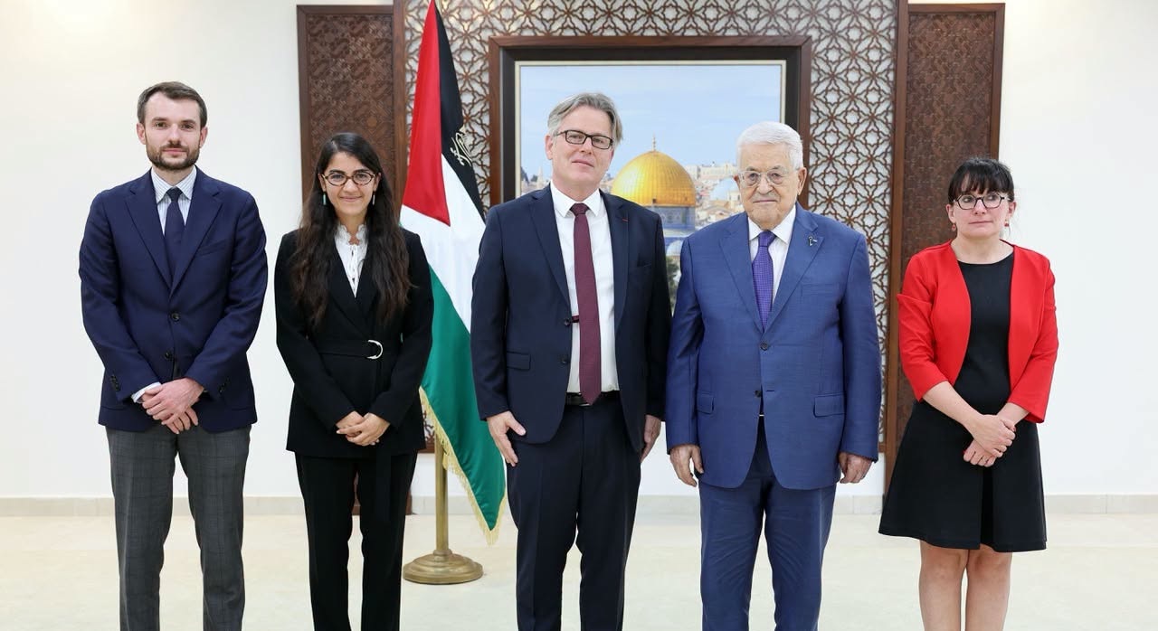 الرئيس محمود عباس يتقبل أوراق تعيين قنصل عام الجمهورية الفرنسية الجديد في القدس