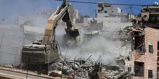 الاحتلال يهدم منزلا في الرام شمال القدس المحتلة
