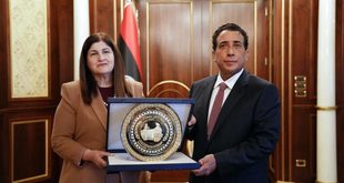 وزيرة الخارجية فارسين أغابكيان شاهين تبحث مع رئيس المجلس الرئاسي الليبي تعزيز العلاقات الفلسطينية الليبية وتنسيق المواقف
