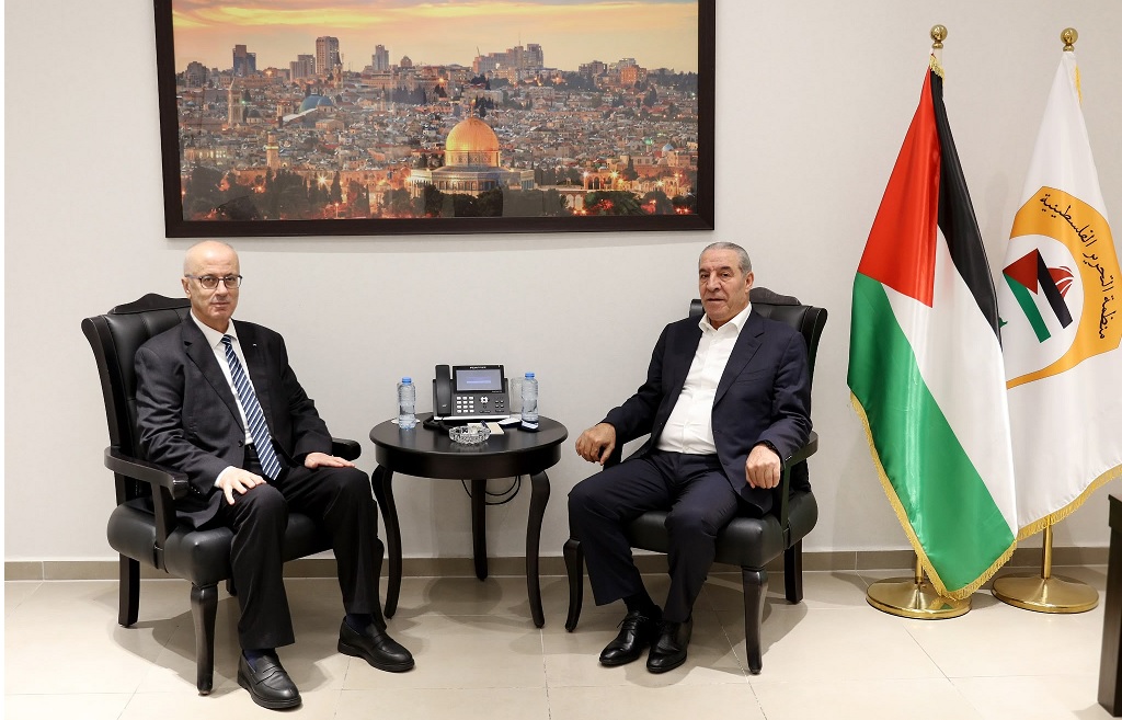 حسين الشيخ يبحث مع رئيس لجنة الانتخابات الاستعدادات لإجراء الانتخابات الرئاسية والتشريعية
