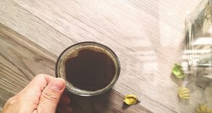 هل يمكن شرب الشاي والقهوة والحليب بين وجبتي الطعام؟