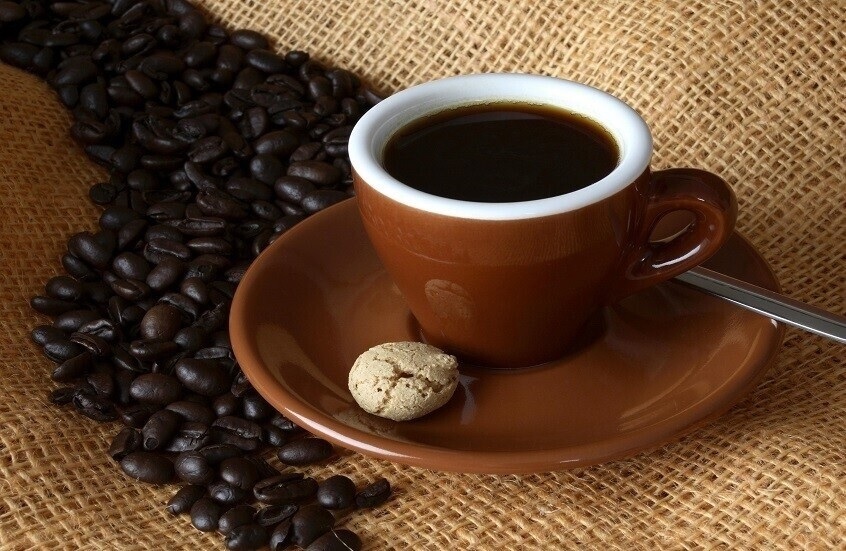 خبيرة تكشف مخاطر الكافيين على الصغار