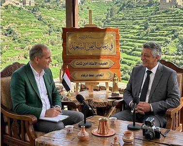د. أمين أحمد ثابت في مكاشفة ثقافية: "الكتابة ليست ترفاً بل محاولة لترميم شروخ الواقع اليمني، والشعر نبش في عزلة الذات وظلمة التيه"