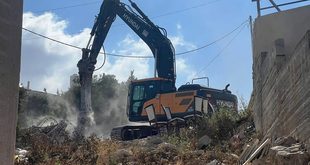 الاحتلال يشرع بهدم منشآت زراعية وتجارية قرب قرية حداد السياحية جنوب جنين